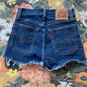Levis High Waisted Shorts size 27 / 4. Stretch Denim cutoff jorts